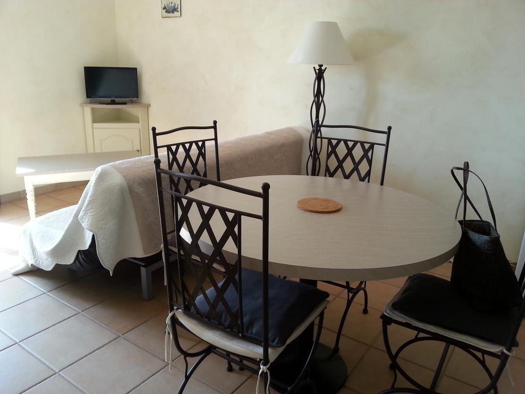 Gordes Le Bastidon Apartment Room photo